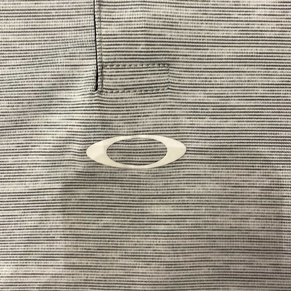 Mens Oakley shirt. - Picture 5 of 7